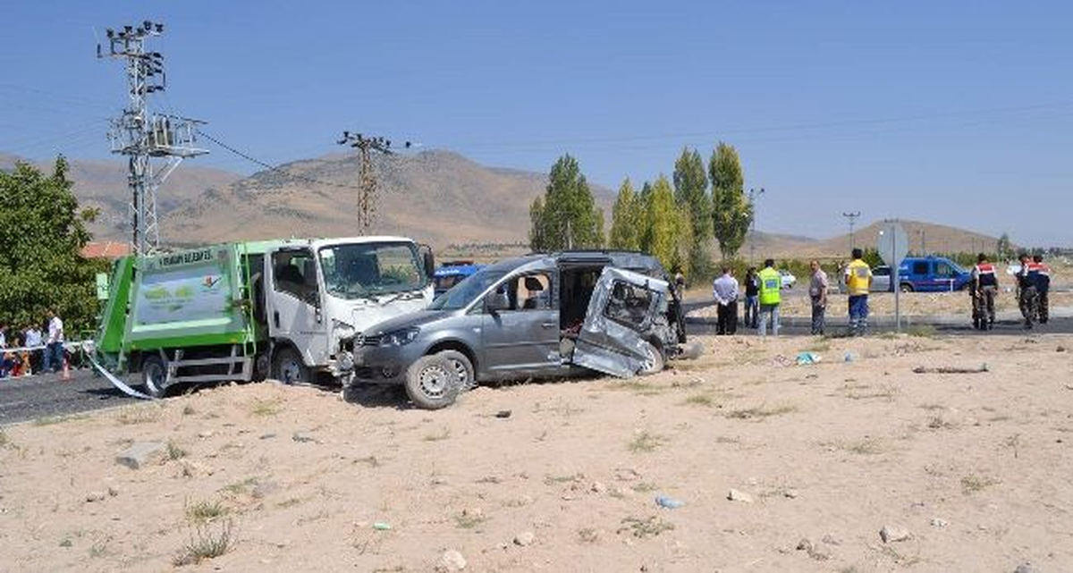 Niğde\'de Kaza: 1 Ölü, 11 Yaralı (2)