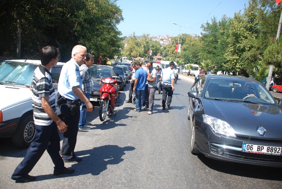 Otomobil Motosiklete Çarptı: 2 Yaralı