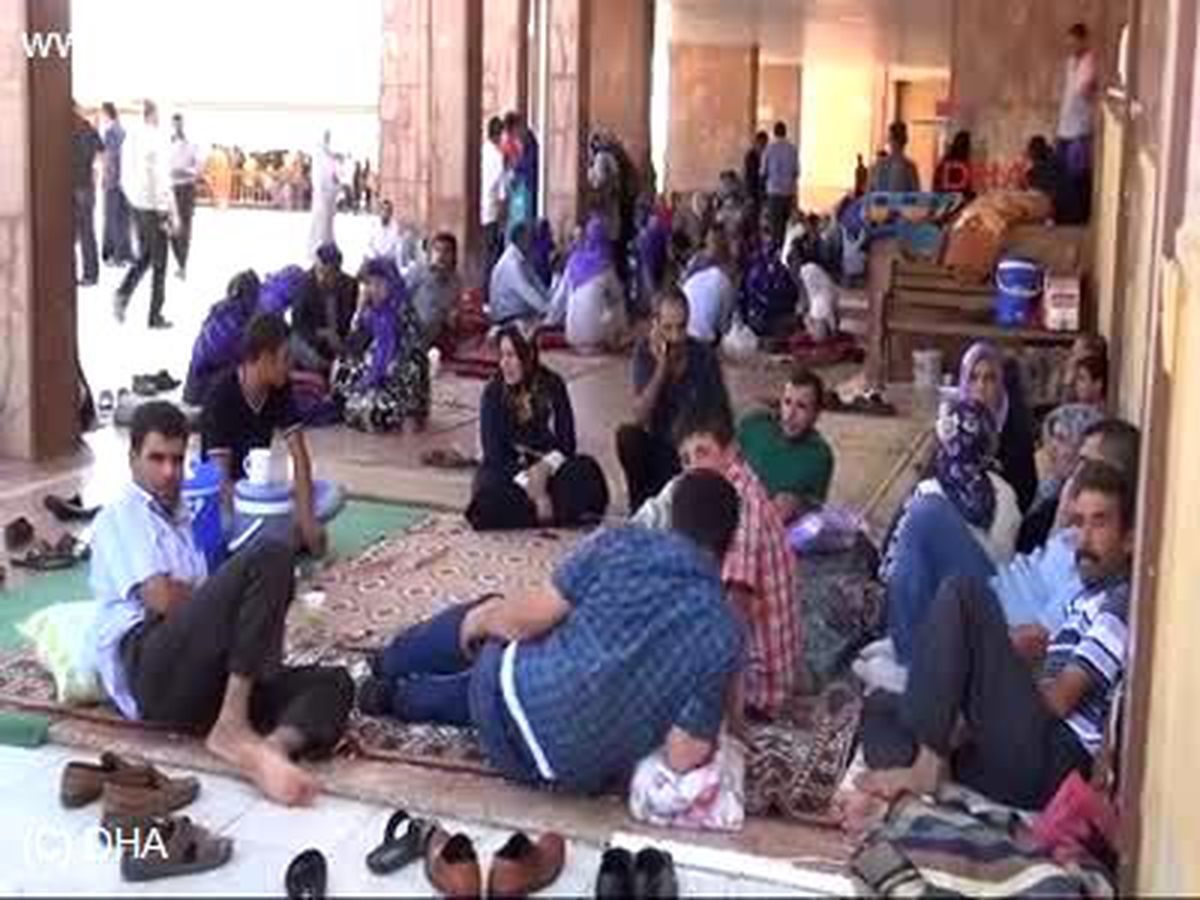 Şanlıurfa Hastane Bahçesinde Ziyaretçi Yoğunluğu