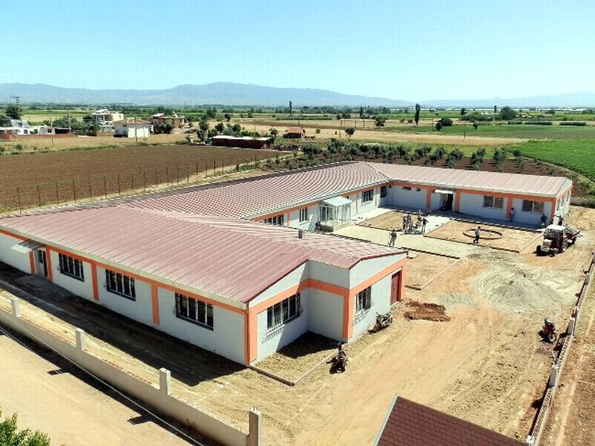 Sart\'ta Engelli Bakım Kursiyerleri Sertifikalarını Aldı