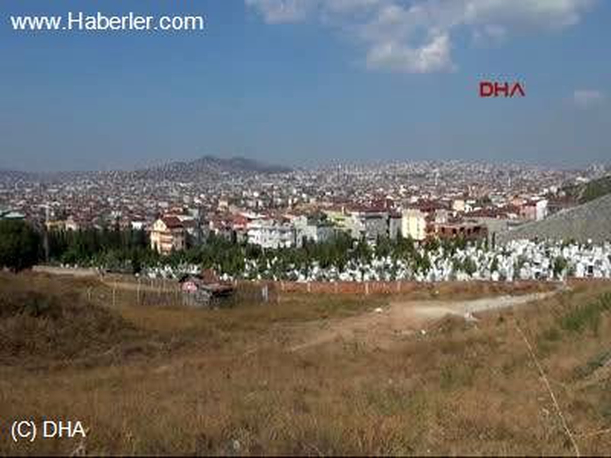 Sınır Tanımayan Uyuşturucu Tüccarları Mezarların Üzerinde Hint Keneviri Yetiştirdi