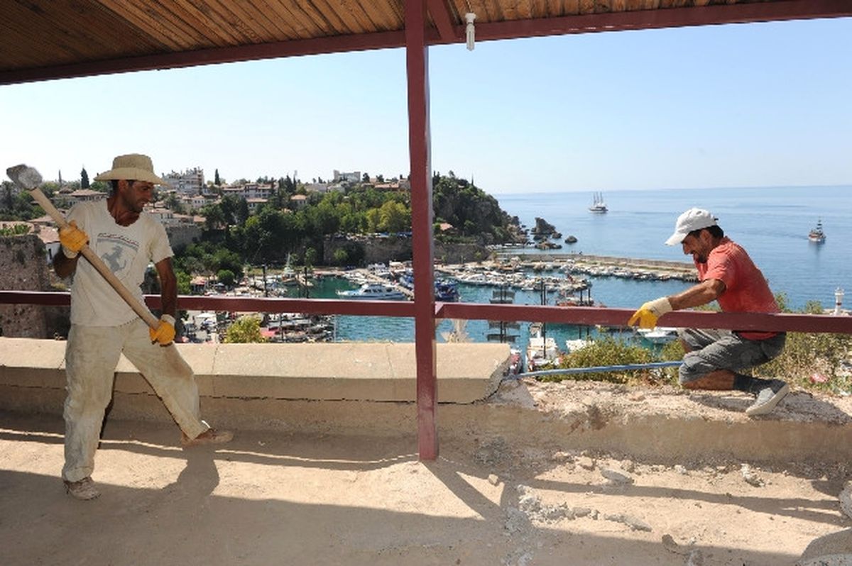 Surlarda Onarım Çalışmaları Devam Ediyor