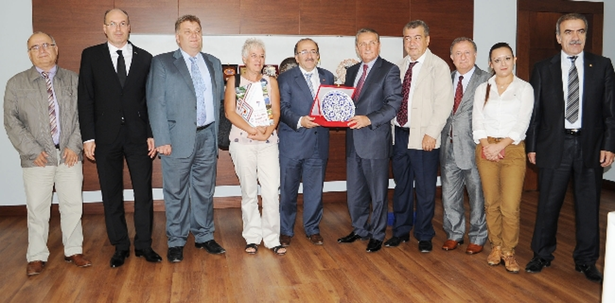 Trabzon Dernekler Federasyon Başkanı Demir ve Yönetim Kurulu Üyelerinden Başkan Gümrükçüoğlu\'na...