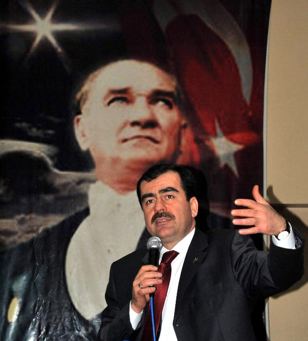 AK Parti\'li Erdem\'in 30 Ağustos Zafer Bayramı Kutlama Mesajı