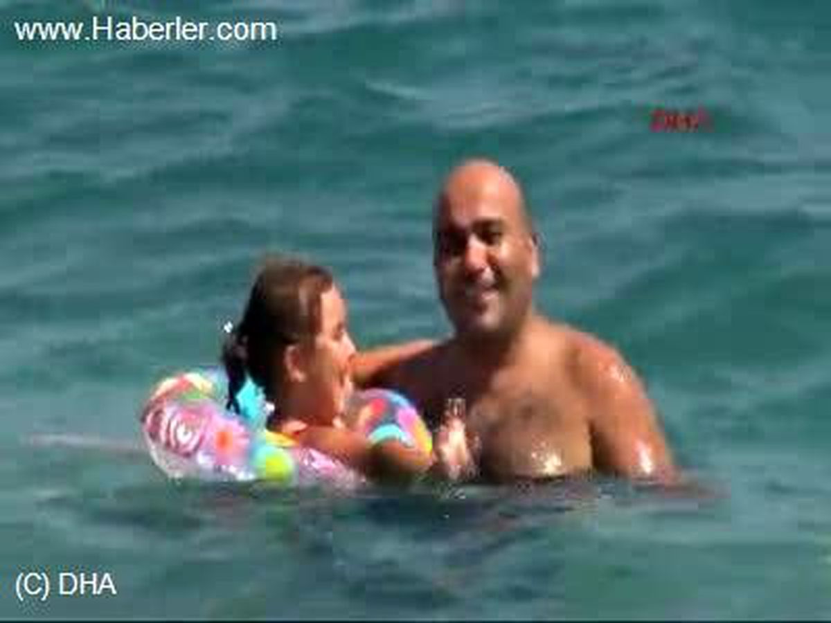 Antalya Sıcaktan Kaçanlar Sahilleri Doldurdu