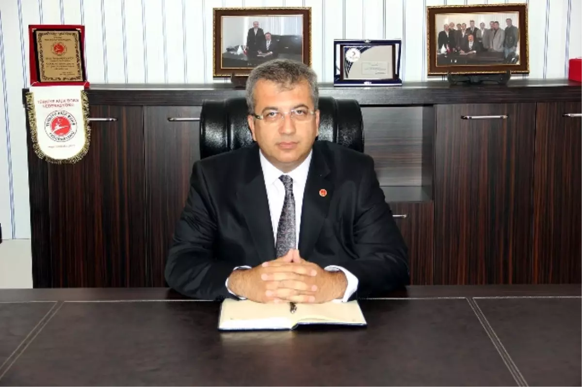 Başkan Ünal Zafer Bayramı\'nı Kutladı