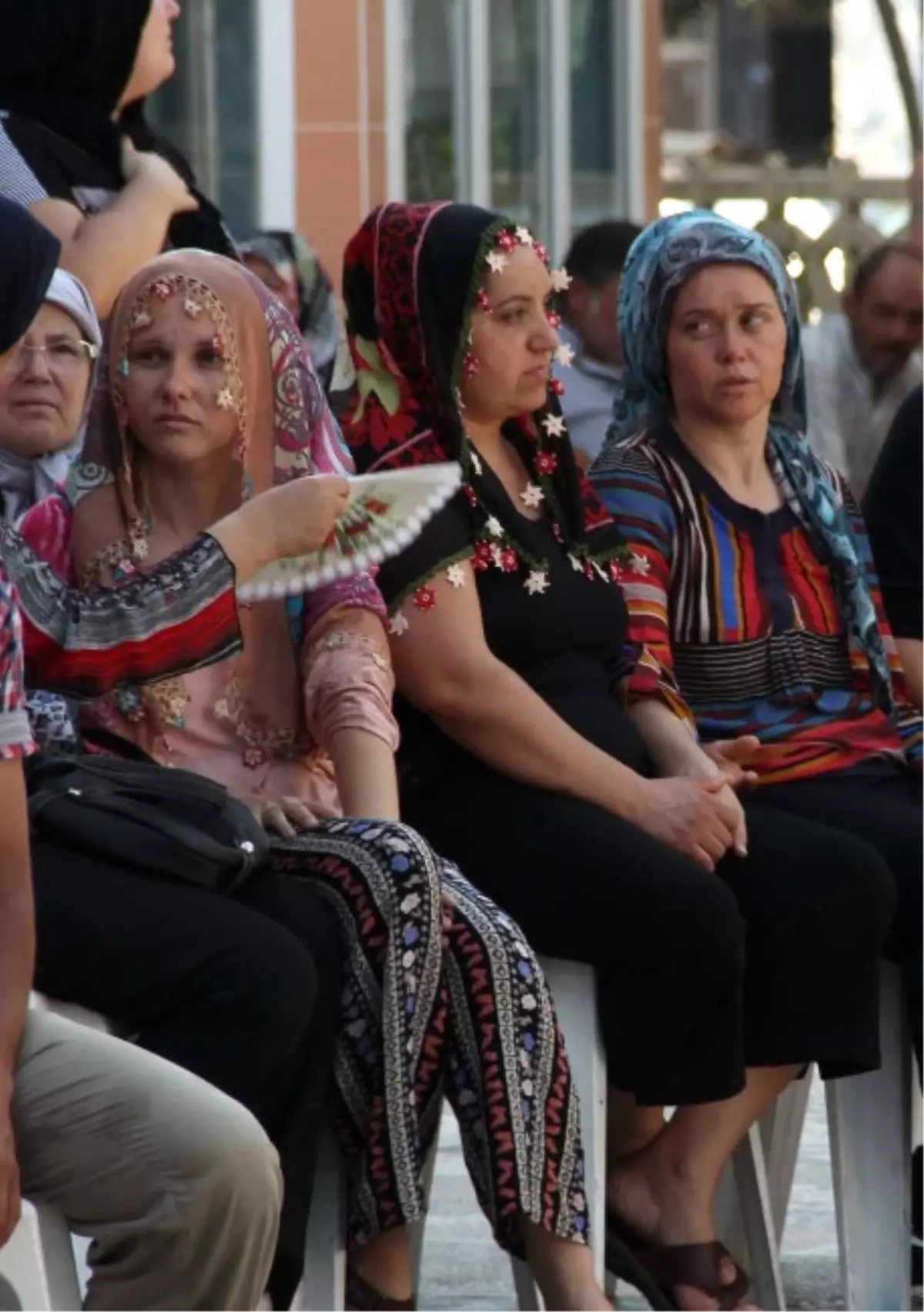 Babaları Tarafından Öldürülen 2 Kardeş Toprağa Verildi