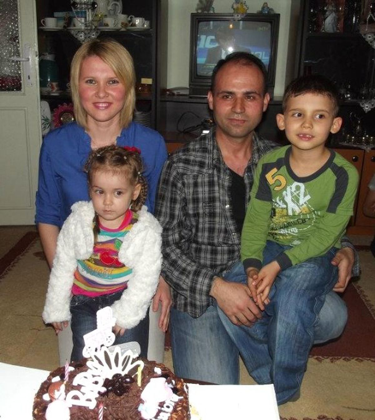 Babalarının Öldürdüğü 2 Çocuğun Cesedi Yakınlarına Verildi