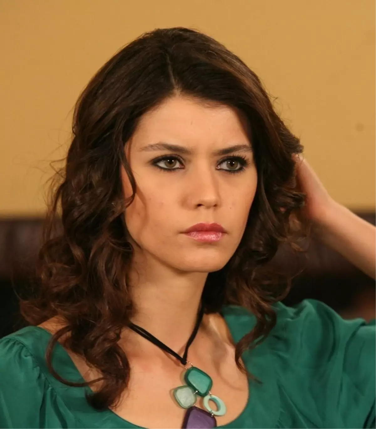 Beren Saat Zam İstedi