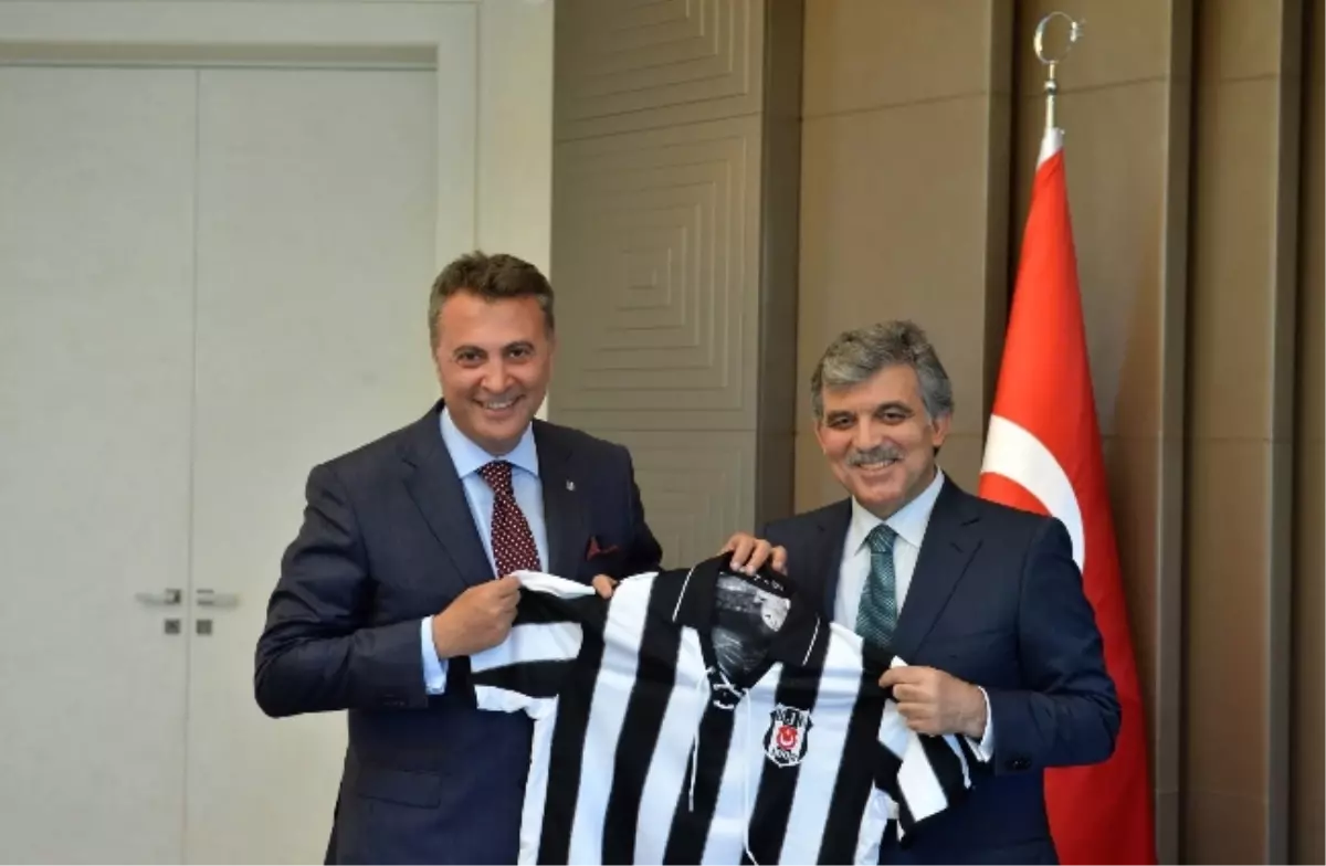 Beşiktaş Başkanı Orman\'dan Gül\'e Nostalji Forması