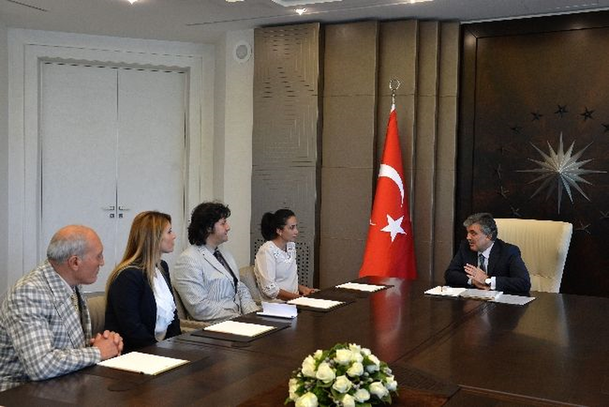 Cumhurbaşkanı Gül Lübnan\'da Kaçırılan Pilotların Ailelerini Kabul Etti