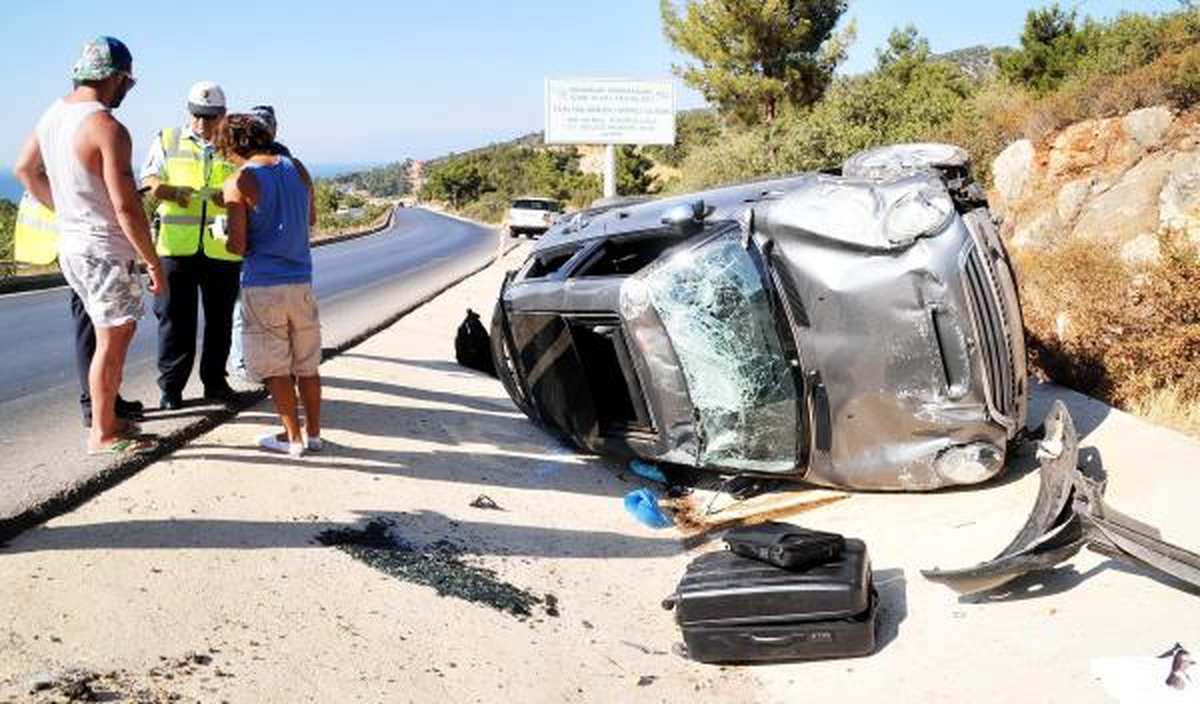 Dört Takla Atan Otomobilden Sağ Çıktı