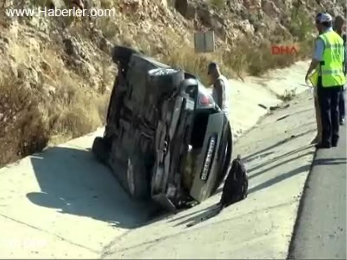 Dört Takla Atan Otomobilden Sağ Çıktı