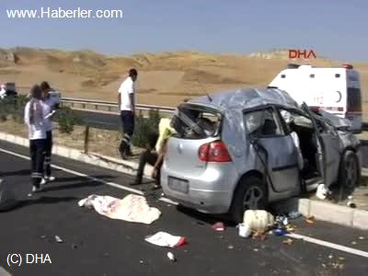 Siirtli İnşaat İşçileri Aydın\'da Kaza Yaptı: 1 Ölü, 4 Yaralı