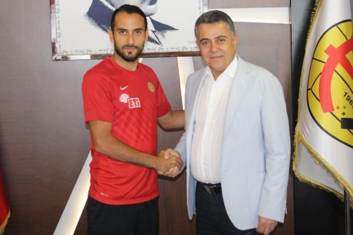 Es Es, Erkan Zengin\'in Sözleşmesini Yeniledi