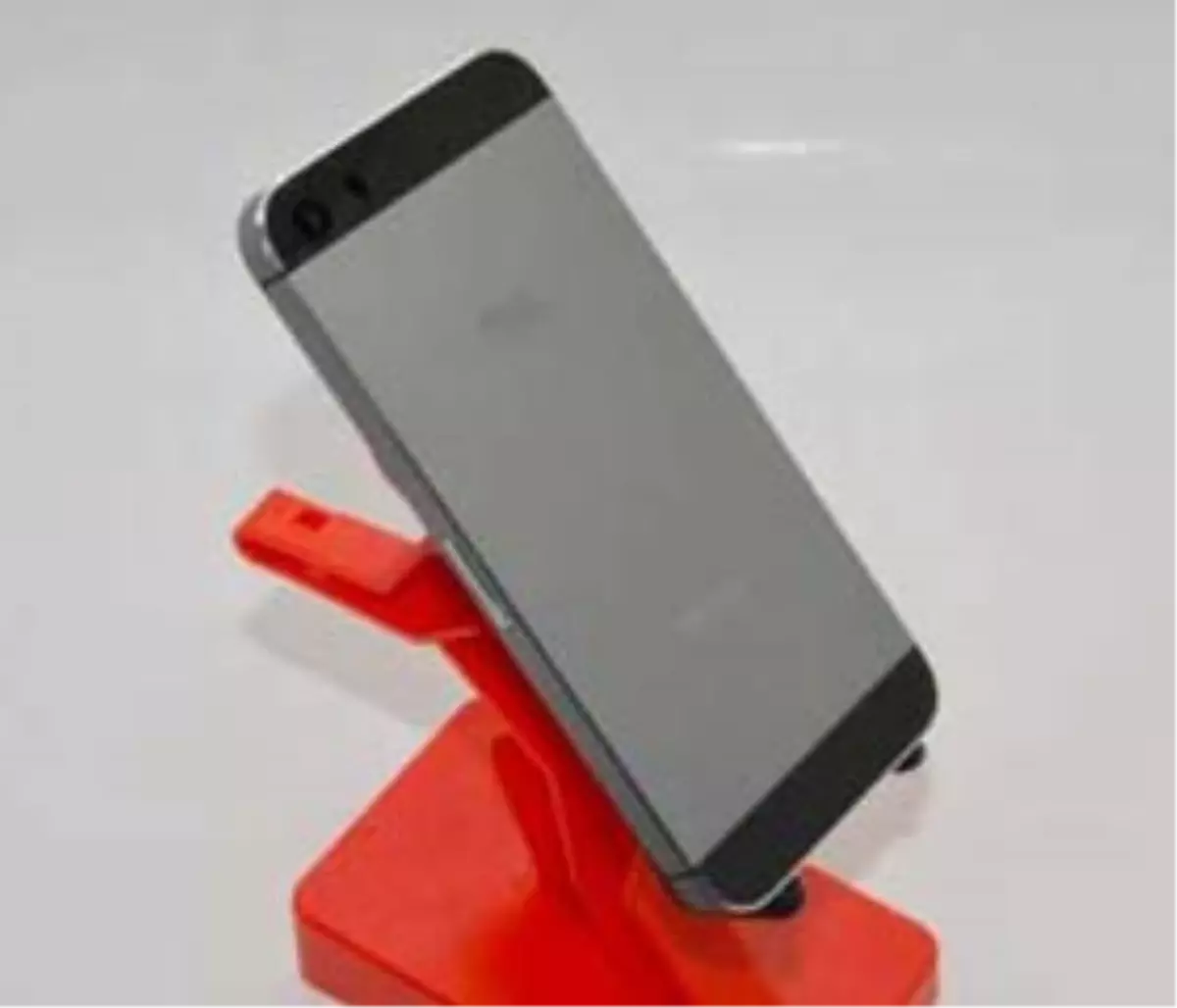 İphone 5s\'e Yeni Renk Seçeneği "Gri"