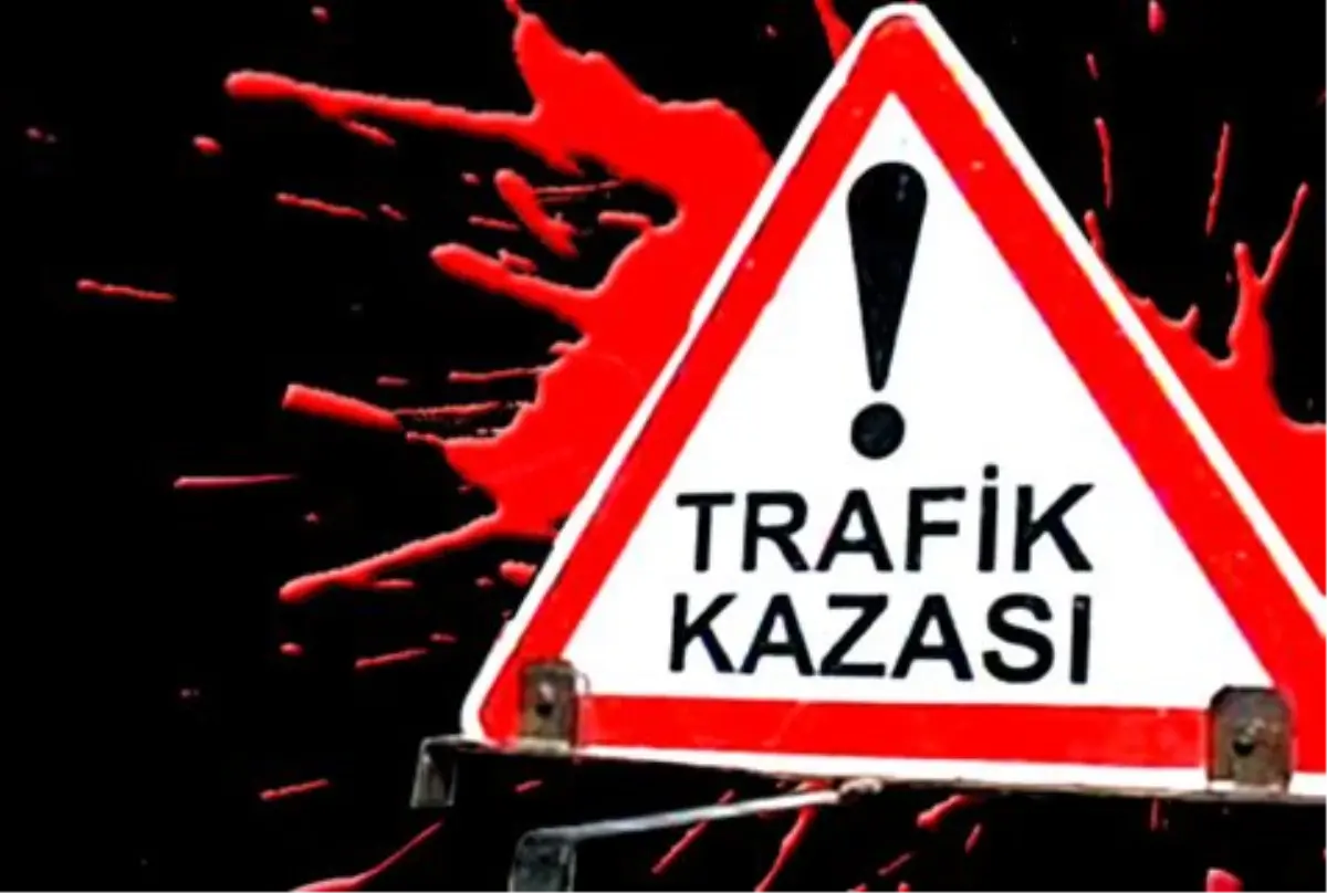 Kemer\'de Trafik Kazası: 1 Ölü, 1 Yaralı