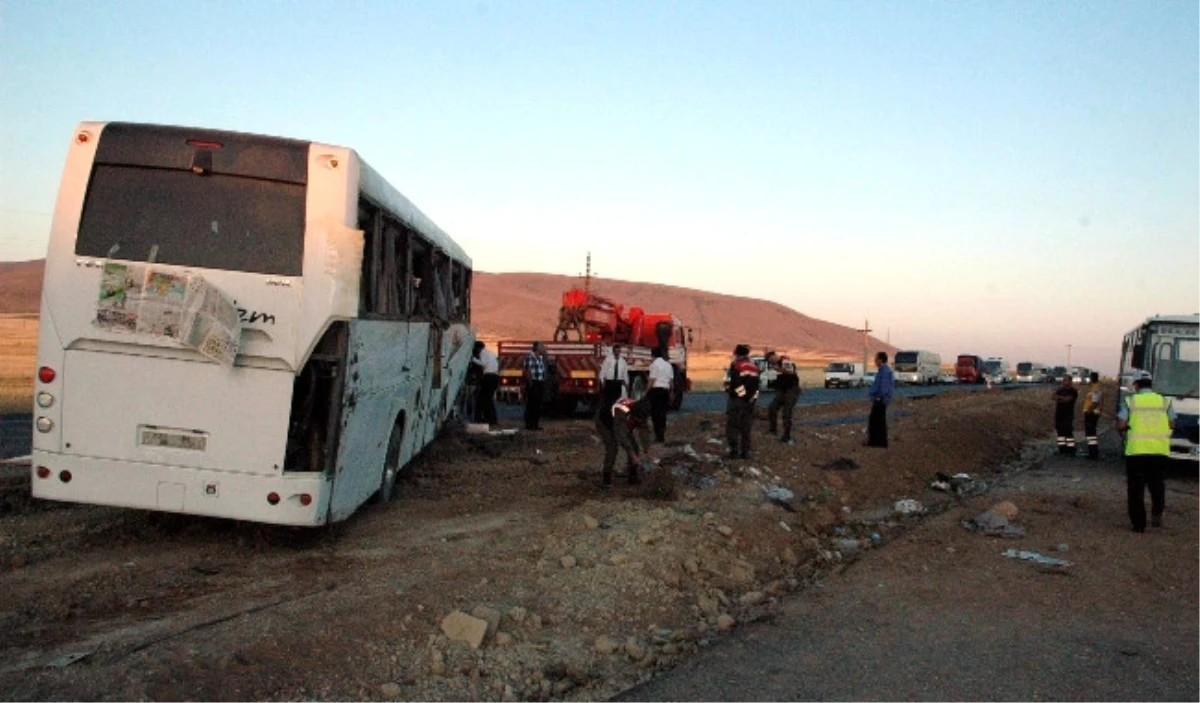 Kırşehir\'de Otobüs Devrildi: 48 Yaralı