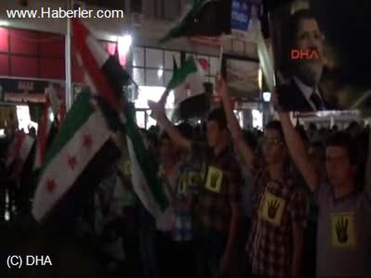 Manisa\'da Mısır\'daki Darbe Protesto Edildi