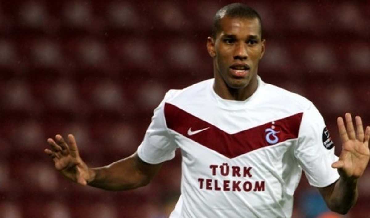Trabzonspor Emerson\'un Sözleşmesini Feshetti