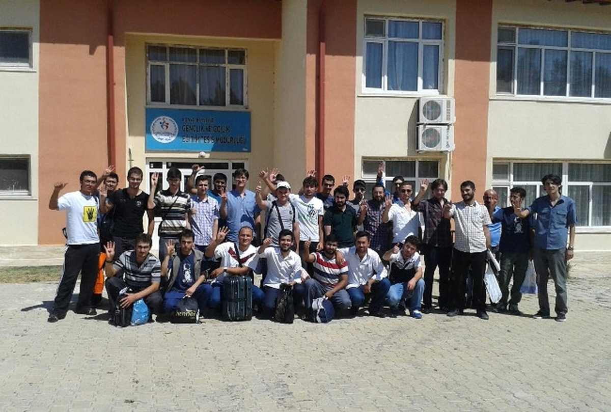 Üniversite Öğrencileri Beyşehir\'de Kampa Girdi