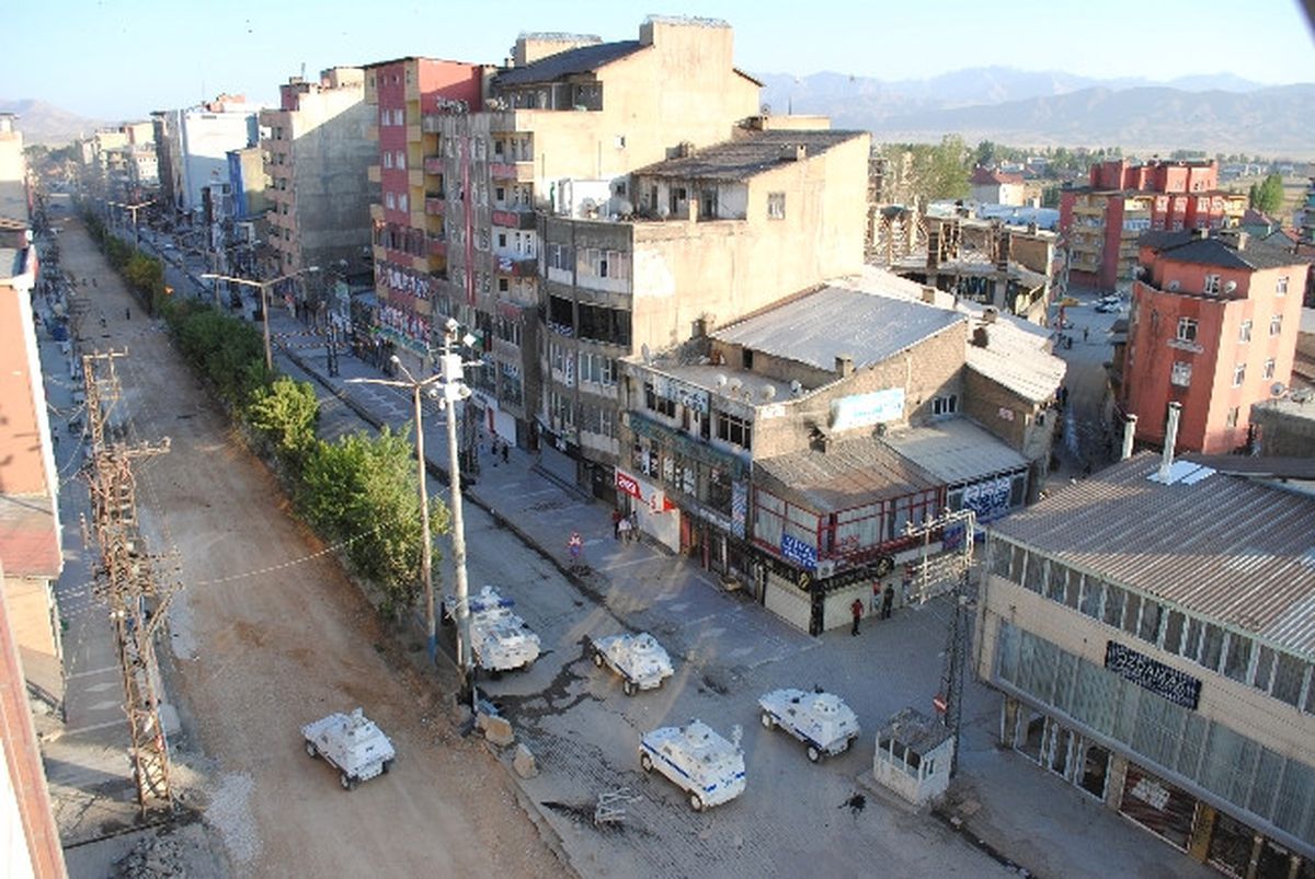 Yüksekova\'da PKK\'lı Cenazesinde Gerginlik