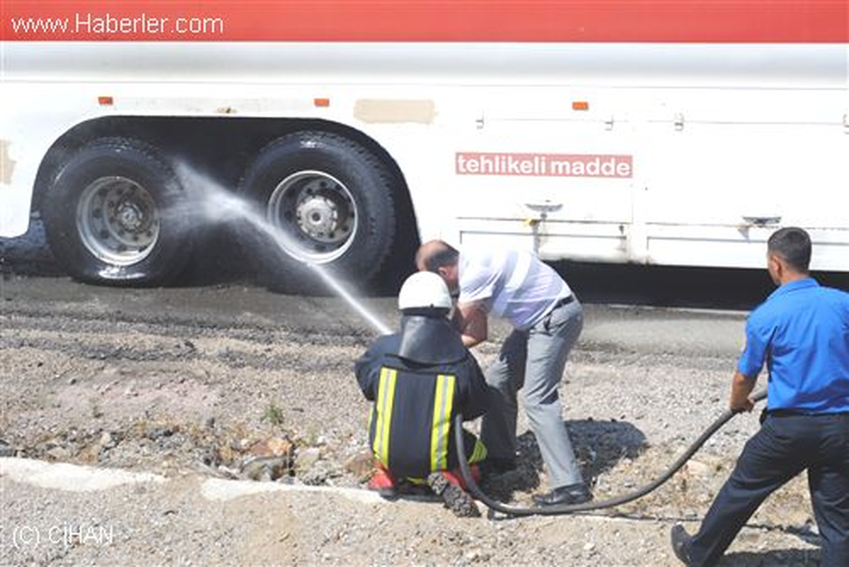 Akaryakıt Dolu Tanker Alev Aldı