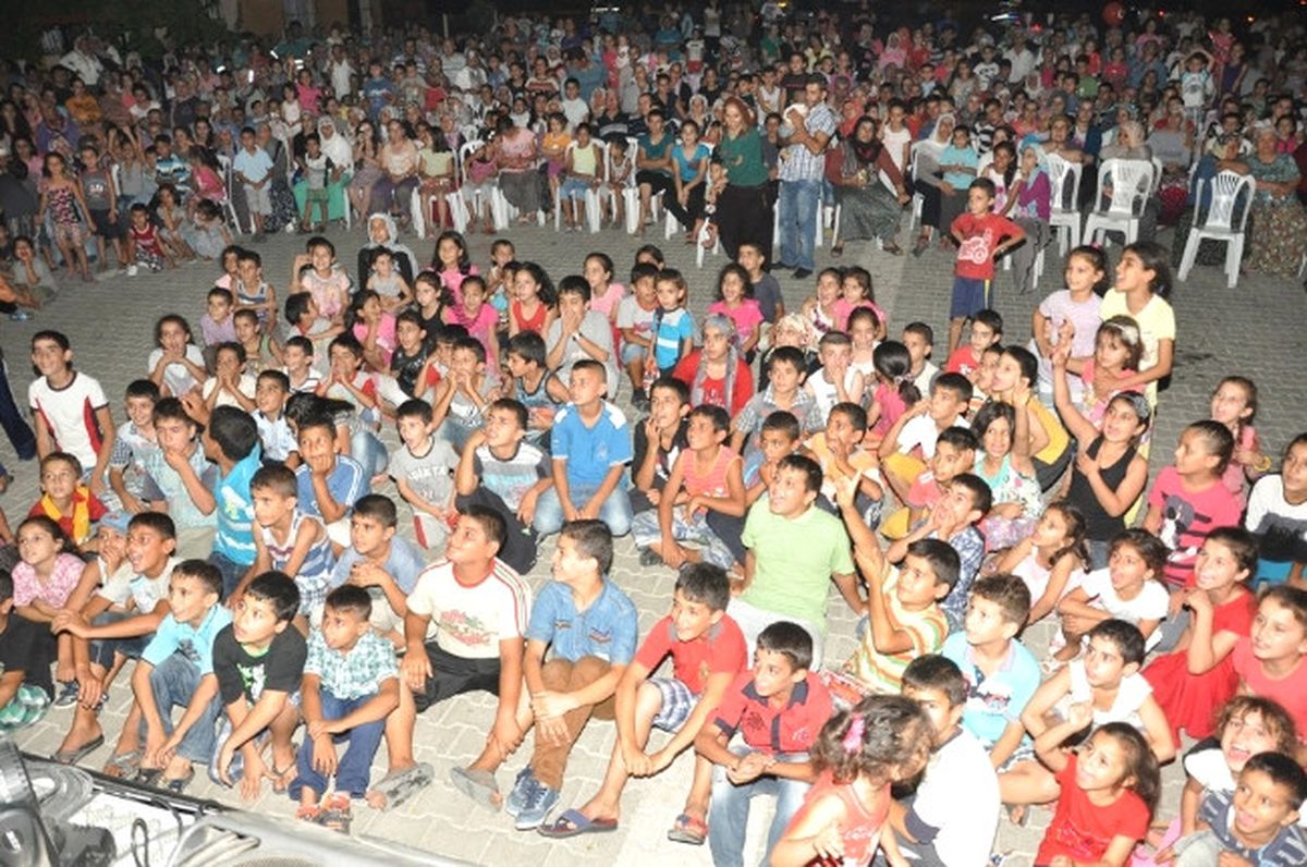 Büyükşehir Sanat Tırı Fatih Mahallesi\'nde