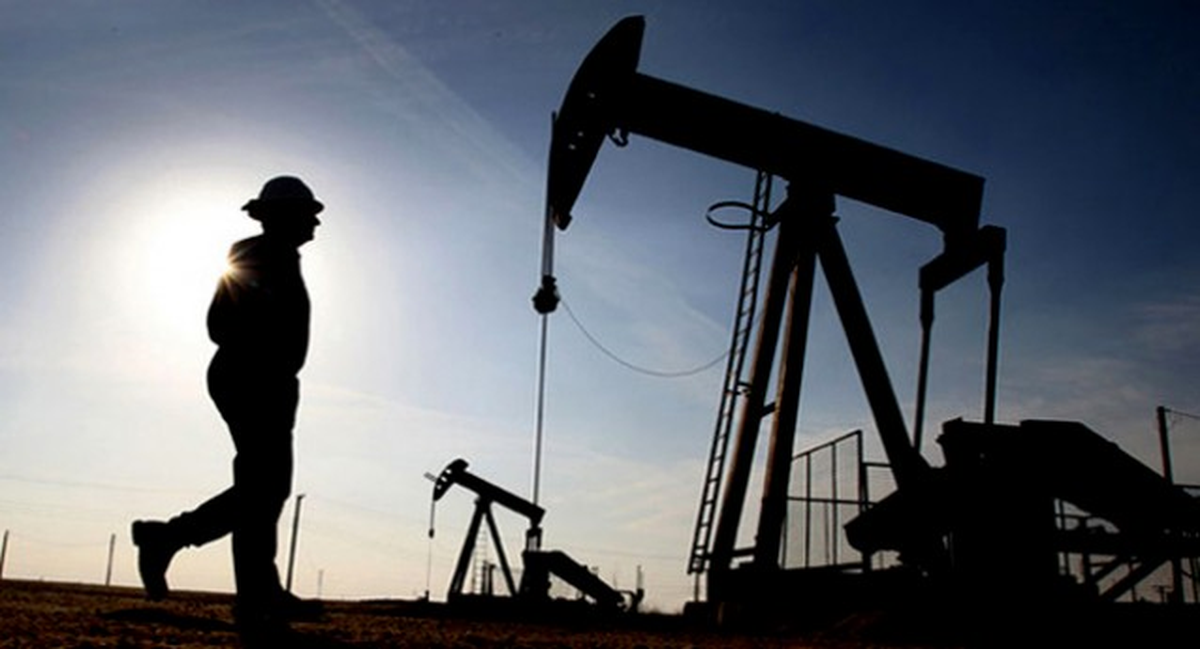 Esed\'in Petrolü Kendi Uçaklarına Dahi Yetmeyecek