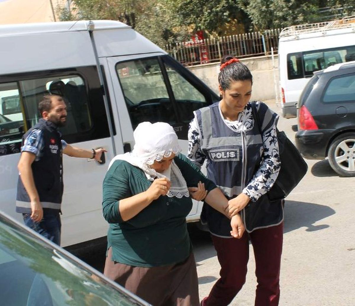 Evlenme Vaadiyle Vatandaşları Dolandıran Şebeke Çökertildi