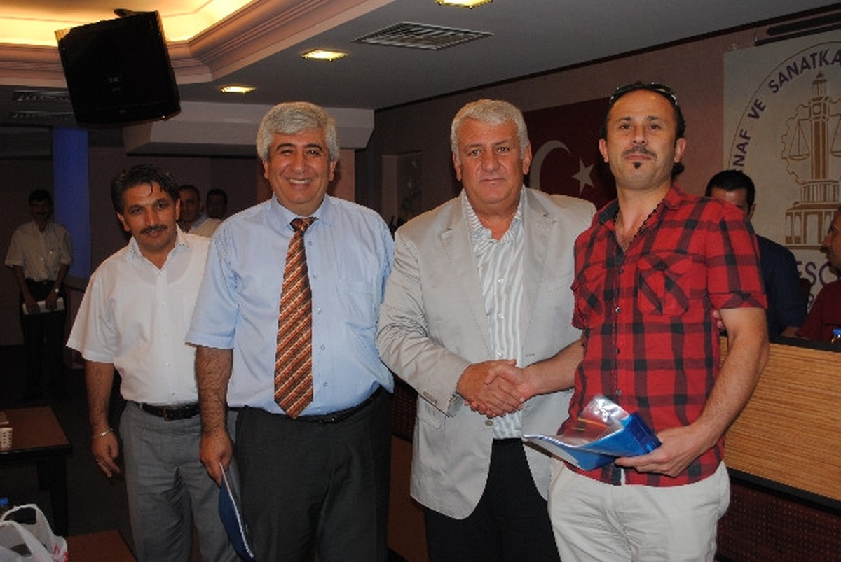İzmirli Berberlere İşgüvenliği Dersi Verildi