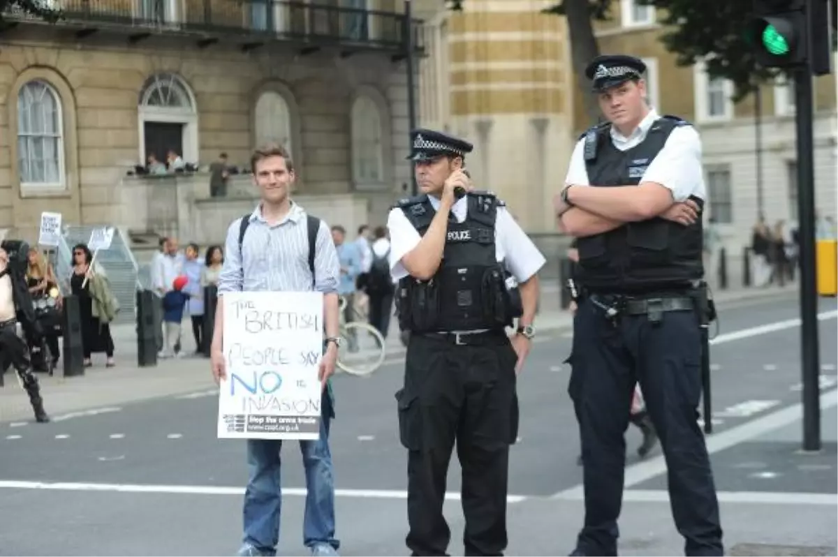 Londra\'da \'Savaşa Dur\' Protestosu