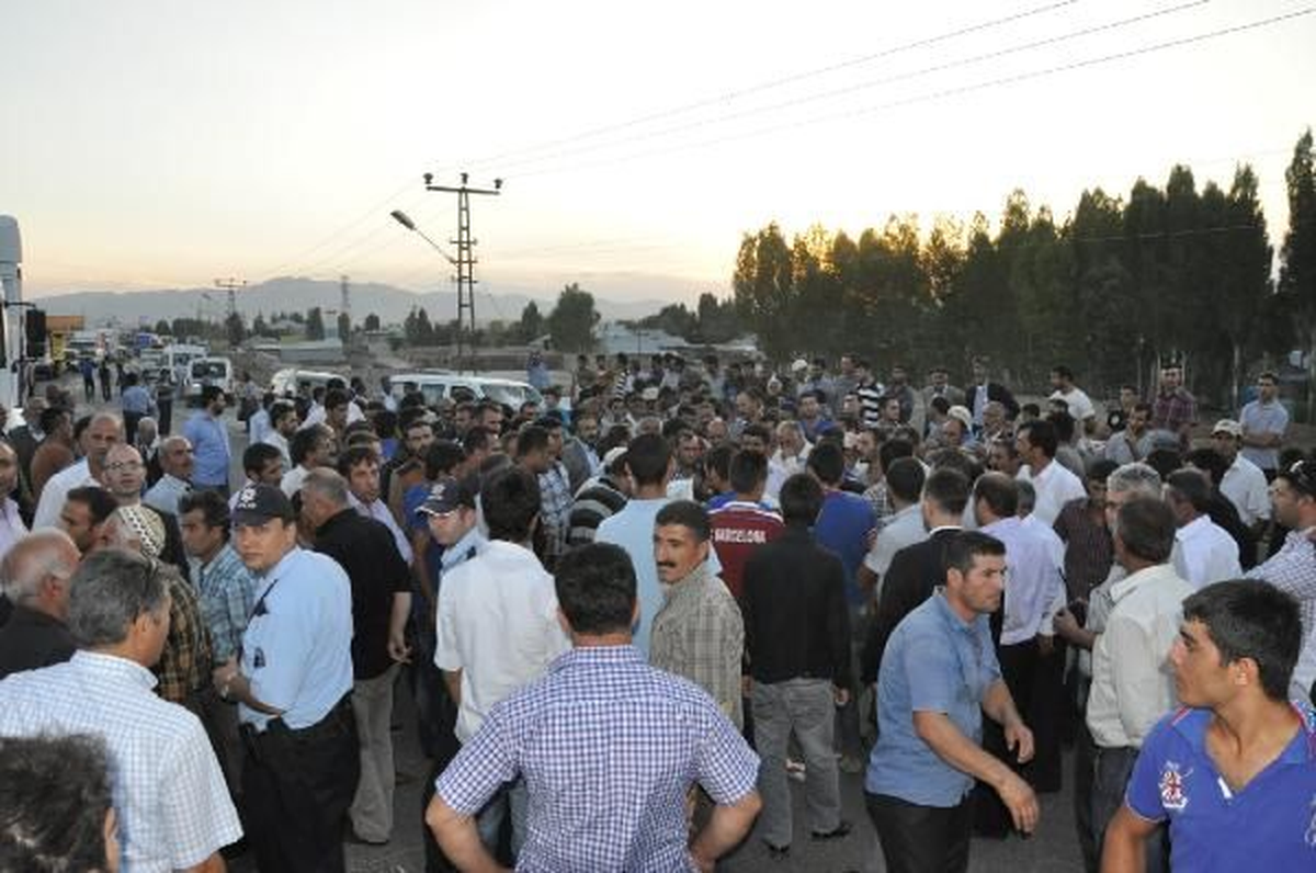 Tek Şeritli Yolda 1 Ayda 4 Ölümlü Kaza Olması Mahalleliyi Ayalandırdı