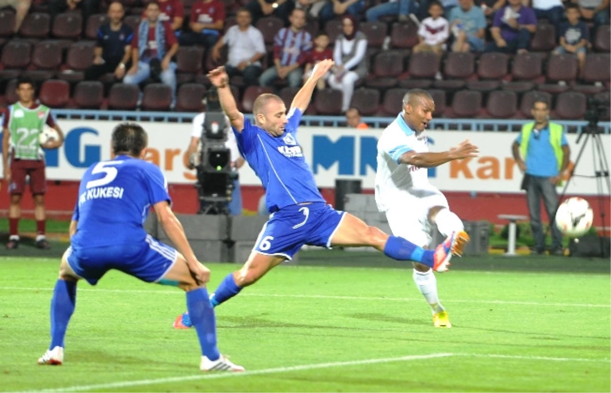 Trabzonspor: 1 Kukesi: 1 (İlk Yarı Sonucu)