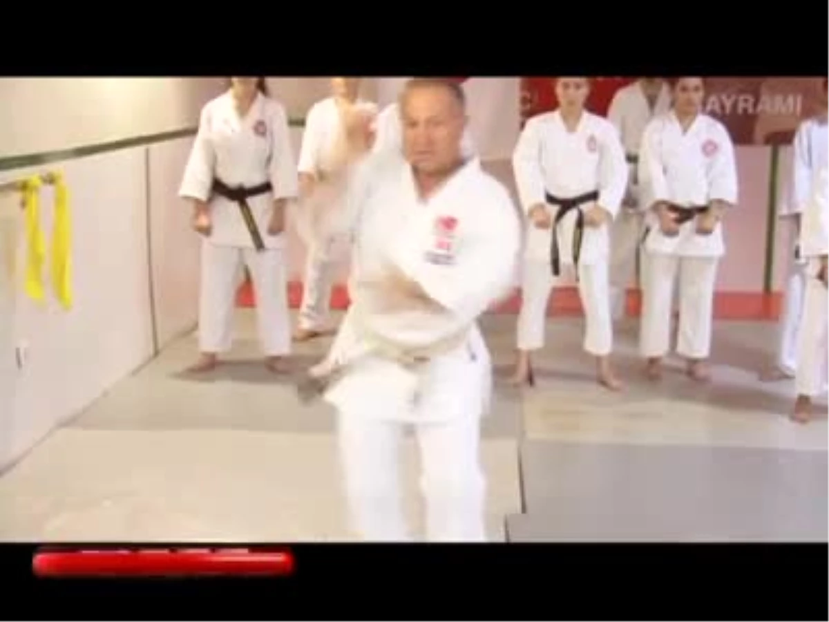 Ünlü Karate Ustası Naci Özsoy, Türkiye\'yi Japonya\'da Temsil Edecek
