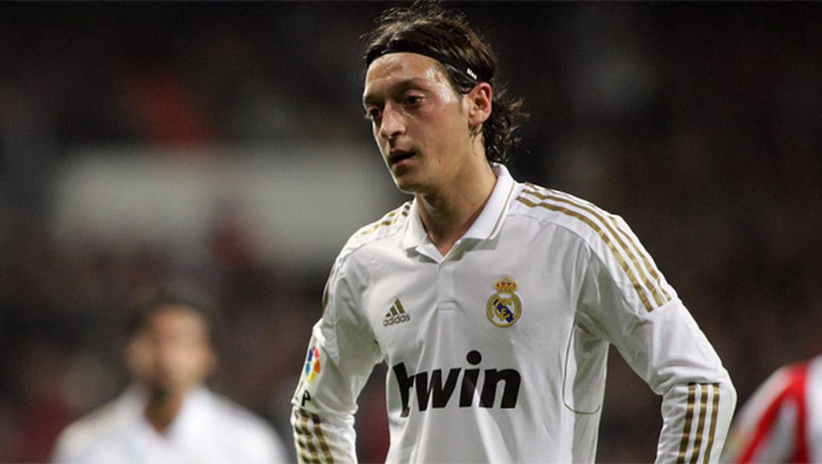 Arsenal\'den Mesut Özil Atağı