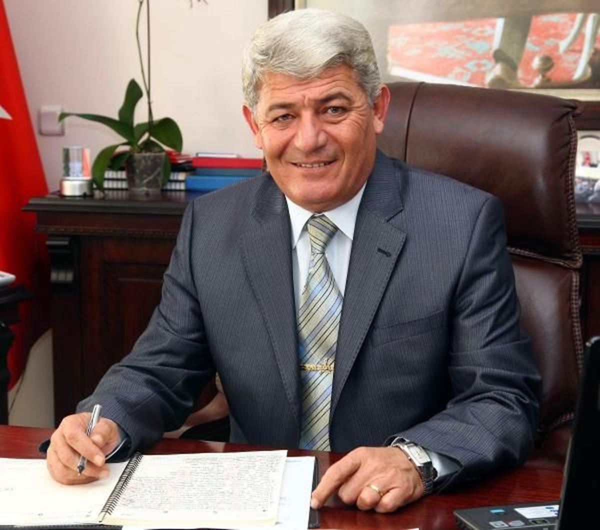 DP\'li Bodrum Belediye Başkanı CHP\'ye Geçti