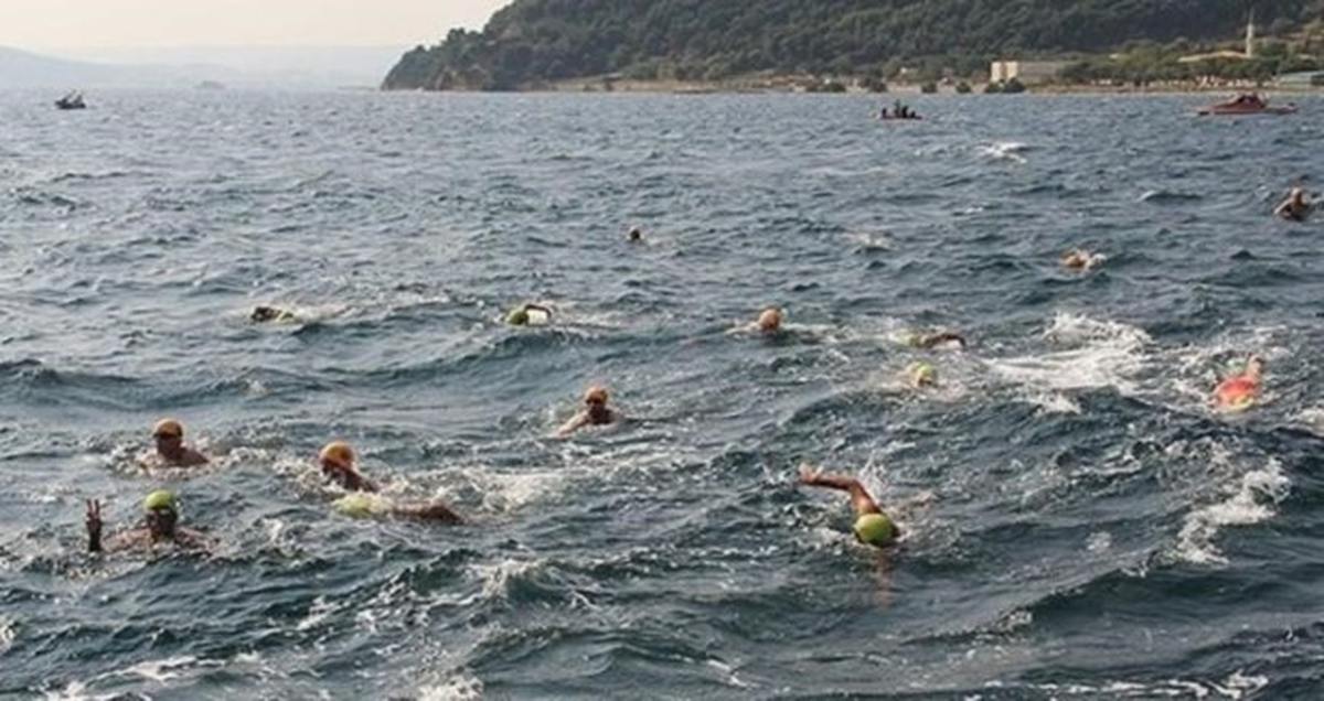 Çanakkale Boğazı\'nı Yüzerek Geçme Yarışması