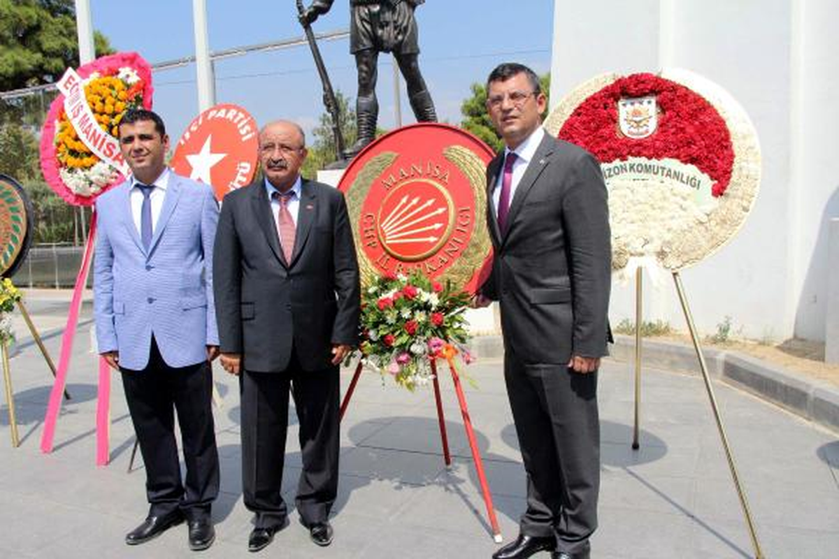 CHP\'den Manisa\'da Alternatif Kutlama