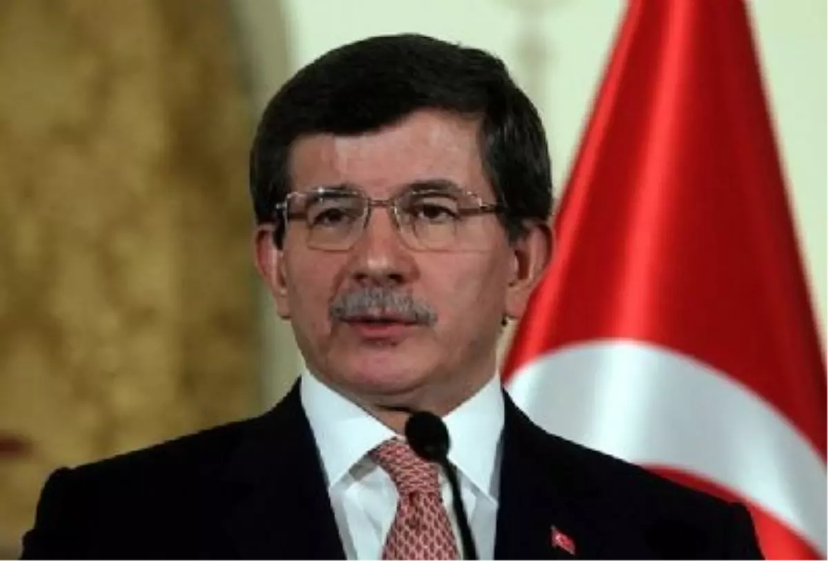 Dışişleri Bakanı Davutoğlu