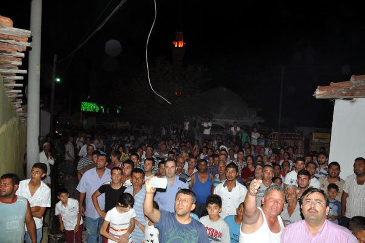 Elektrik Kontağından Çıkan Yangın Evi Kül Etti