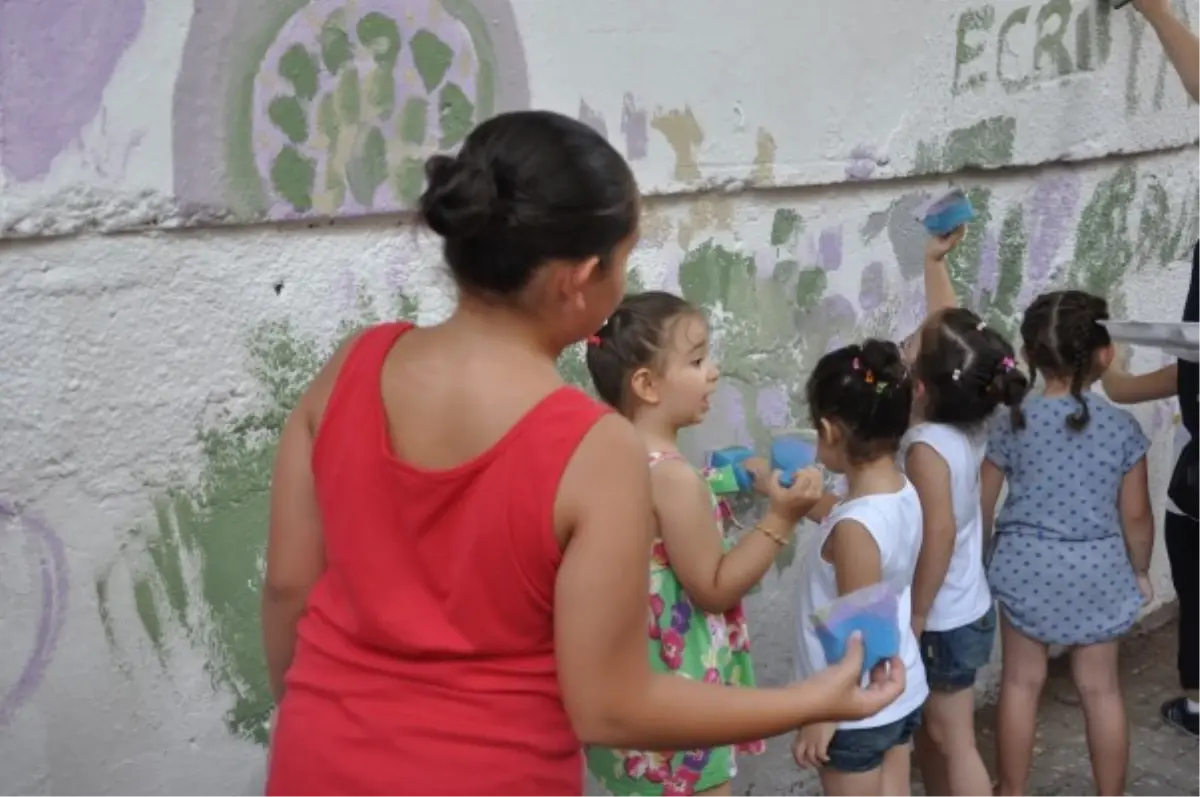 Erguvan Festivali Coşkusu Devam Ediyor