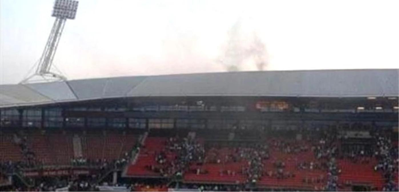 AZ Alkmaar-Atromitos Maçında Statta Yangın Çıktı