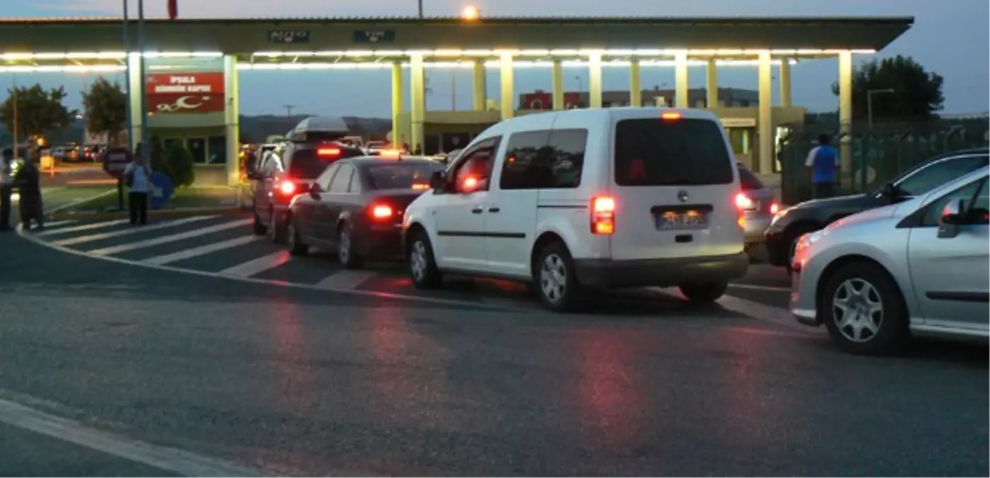 İpsala Sınır Kapısından 1 Günde 3 Bin Araç Çıkış Yaptı
