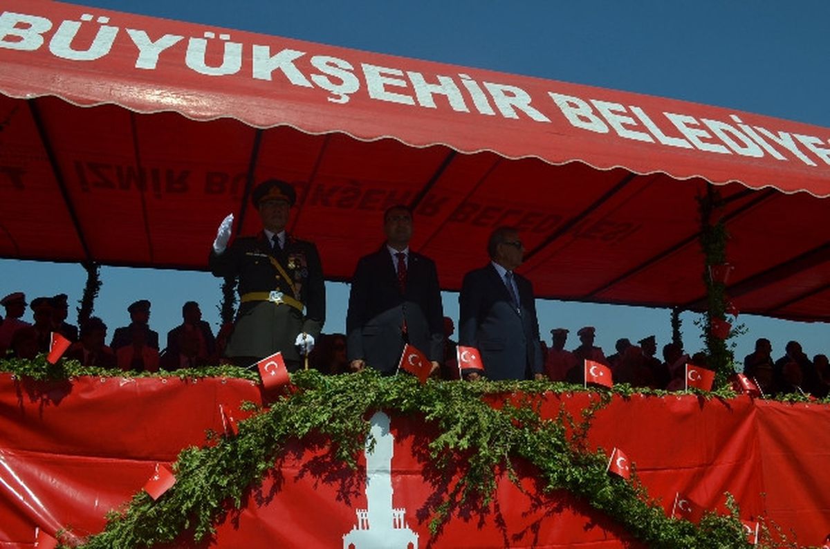İzmir\'de 30 Ağustos Zafer Bayramı Coşkusu