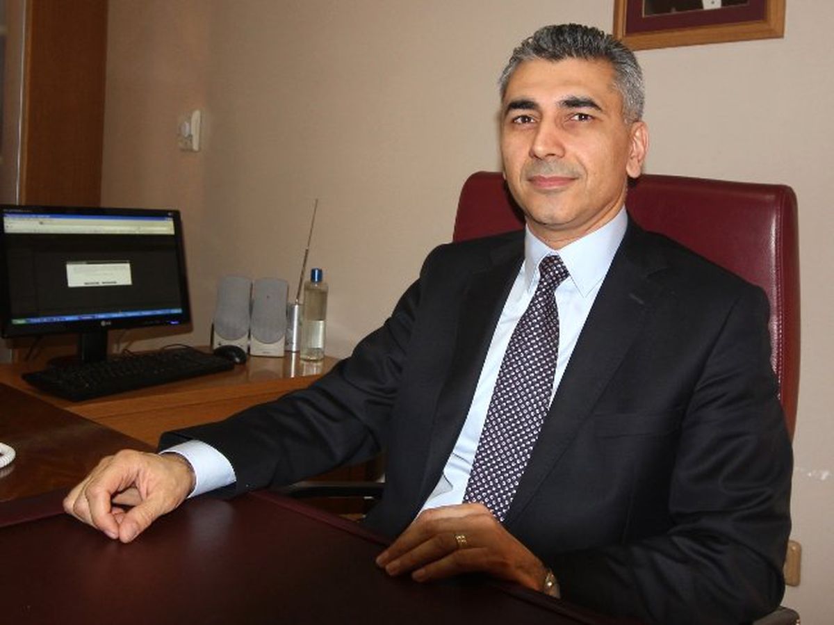 Prof. Dr. Yapar: "Sağlık Meslek Liseleri Pratik Uygulamalarla Desteklenmeli"