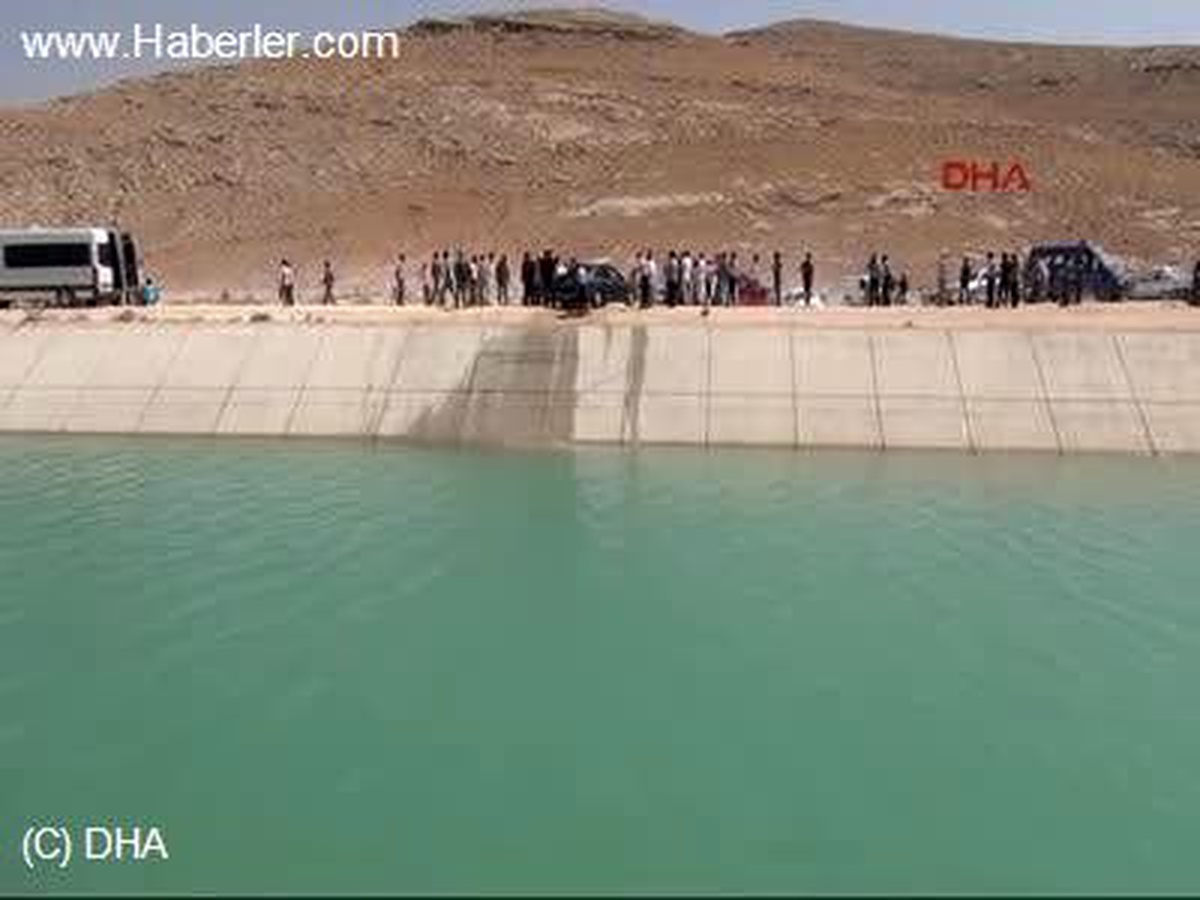 Şanlıurfa\'da Otomobil Sulama Kanalına Uçtu: 3 Ölü, 2 Yaralı