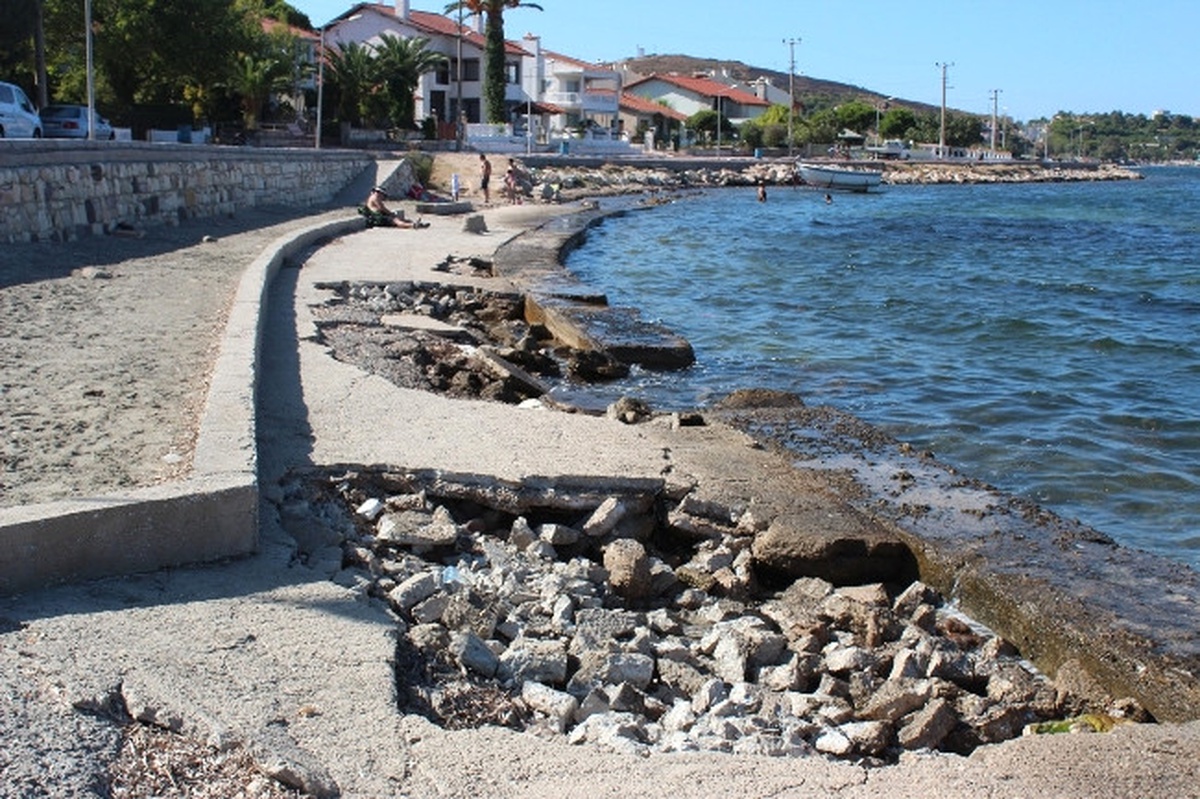 Urla İskele Mahallesi Sahilleri Yenileniyor