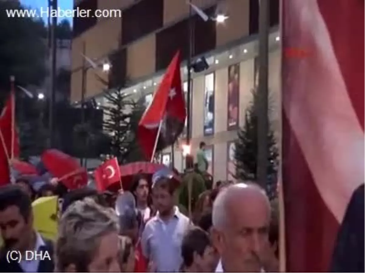 Zonguldak\'ta \'Zafer Yürüyüşü ve Fener Alayı\' Düzenlendi