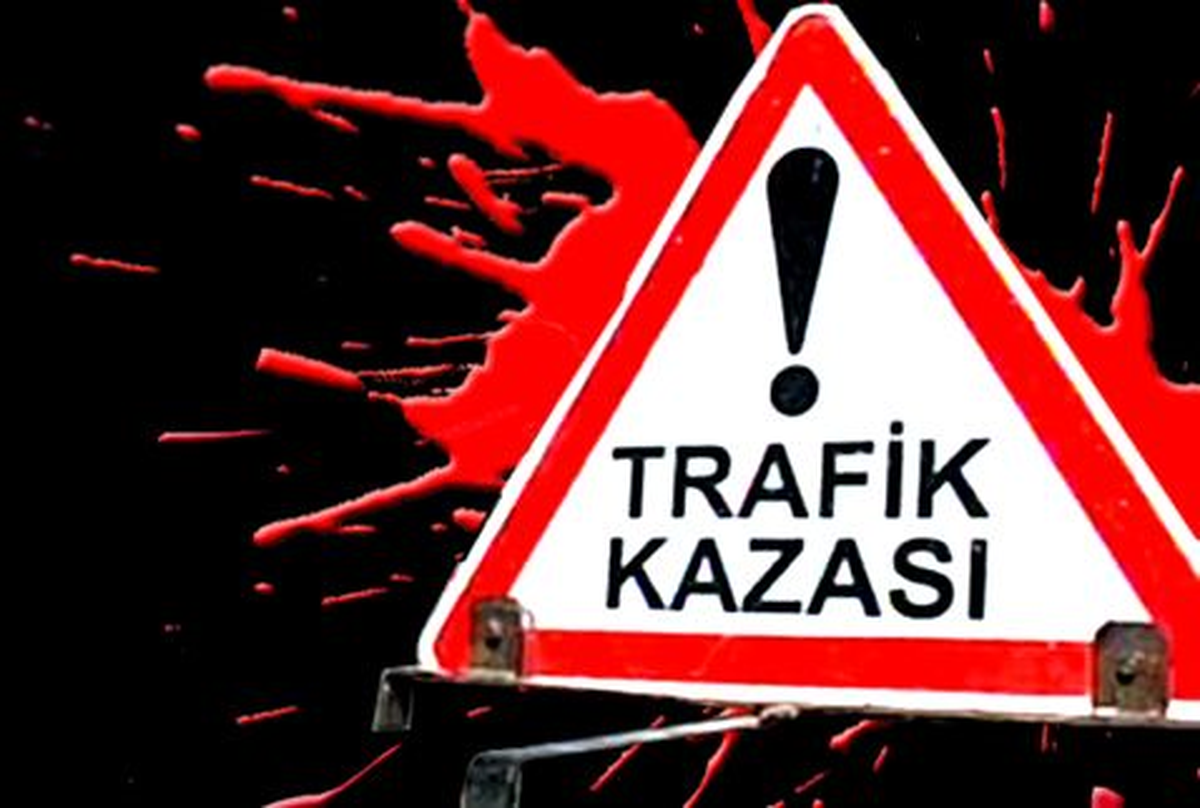 Konya\'da Otomobil ile Kamyonet Çarpıştı: 1 Ölü, 4 Yaralı